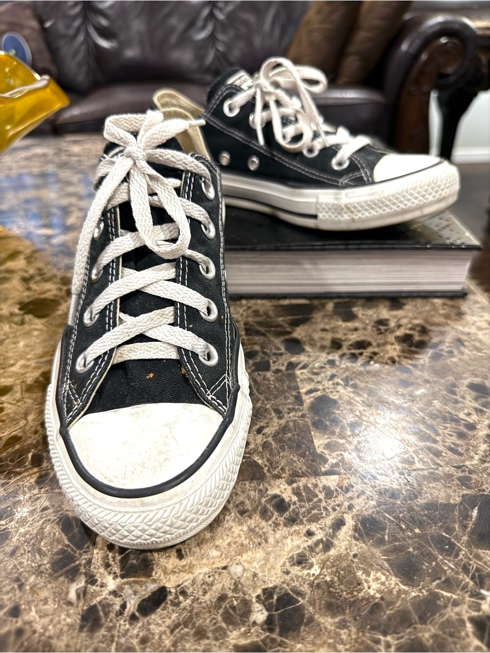 Converse Women’s  Cream Canvas Low-Top Sneakers Size 6